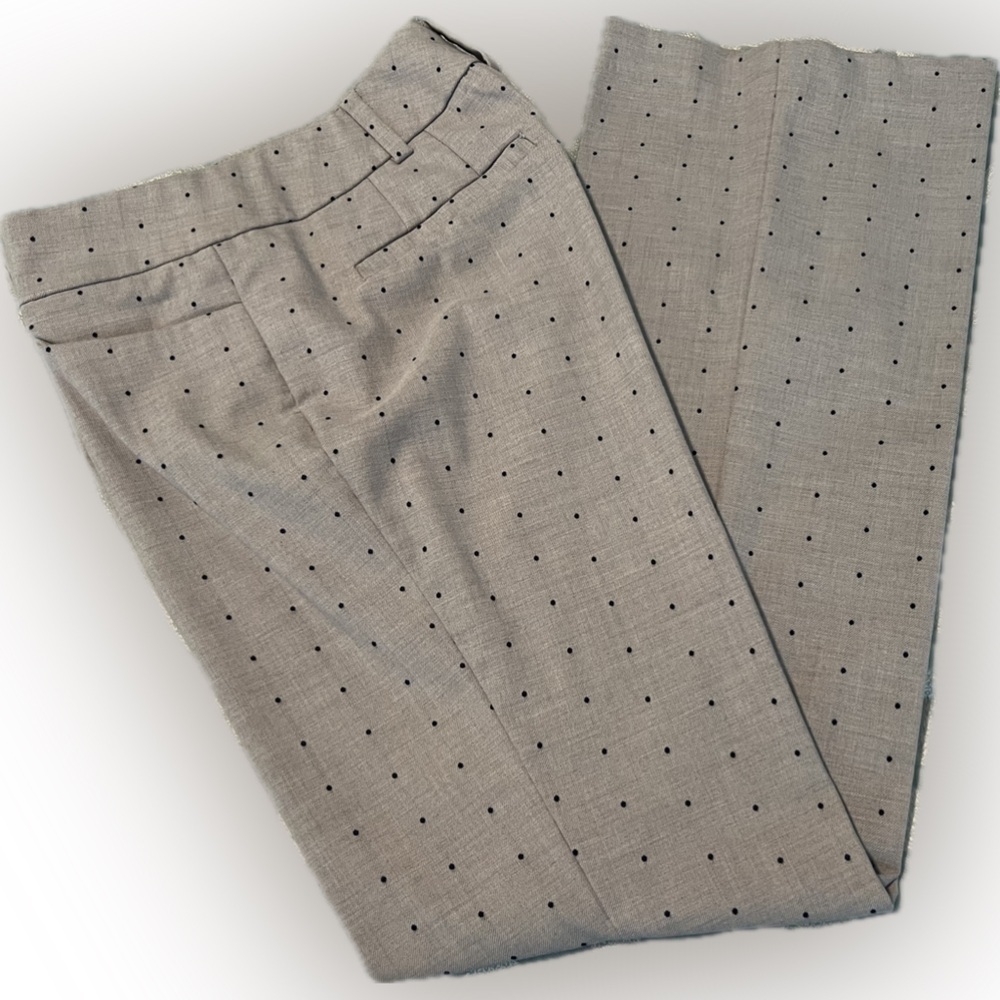 Grey 7th Avenue suiting wide leg pants with bllack polka dits size 6